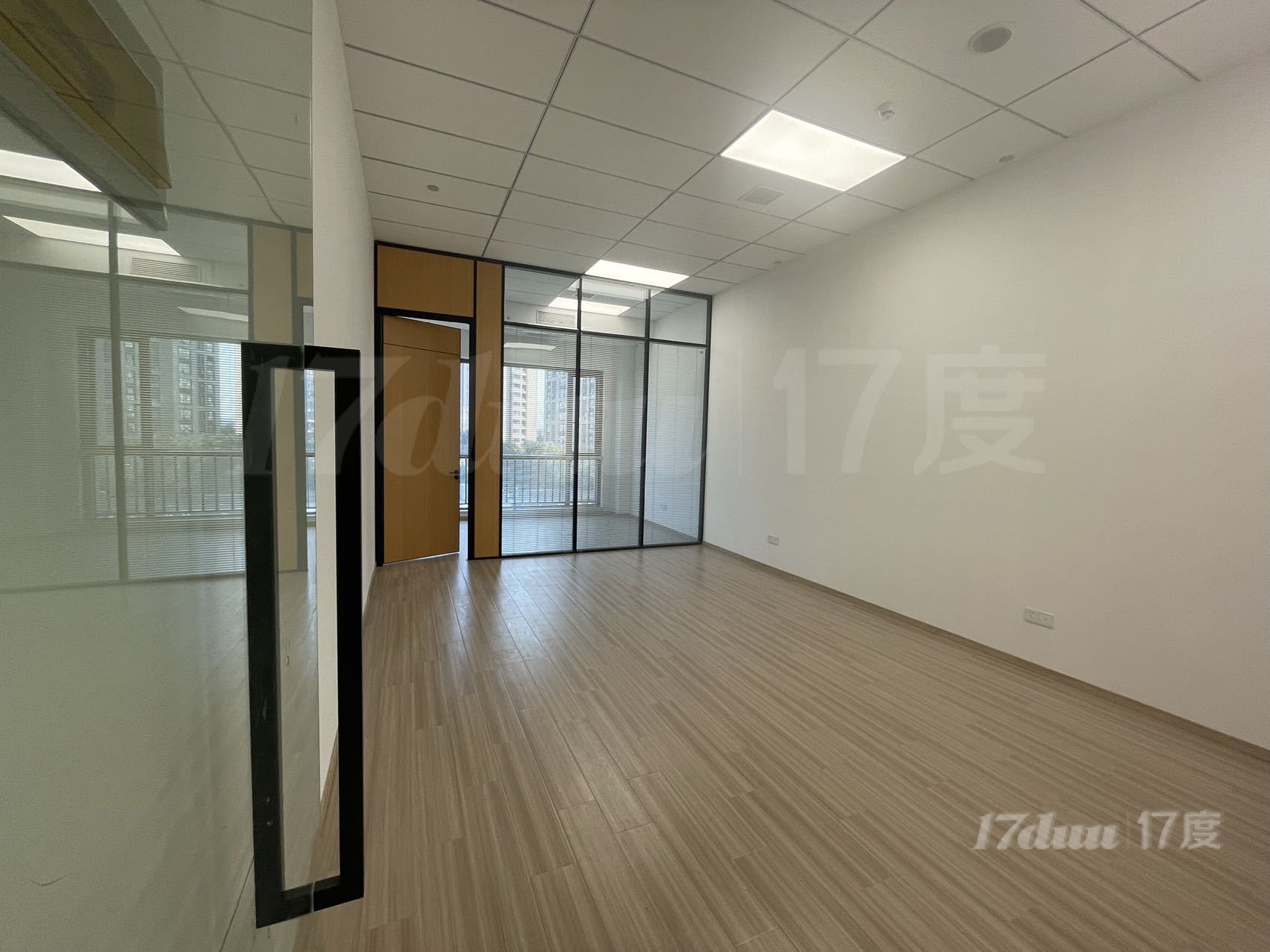 临平地铁口  即可办公   精装交付