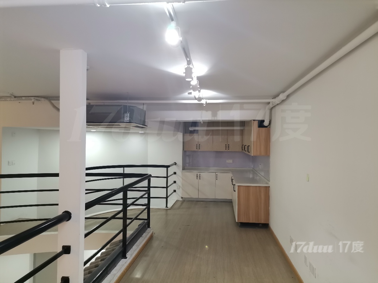 曹杨路 精装修 可打双层  独立空调 可通上下水