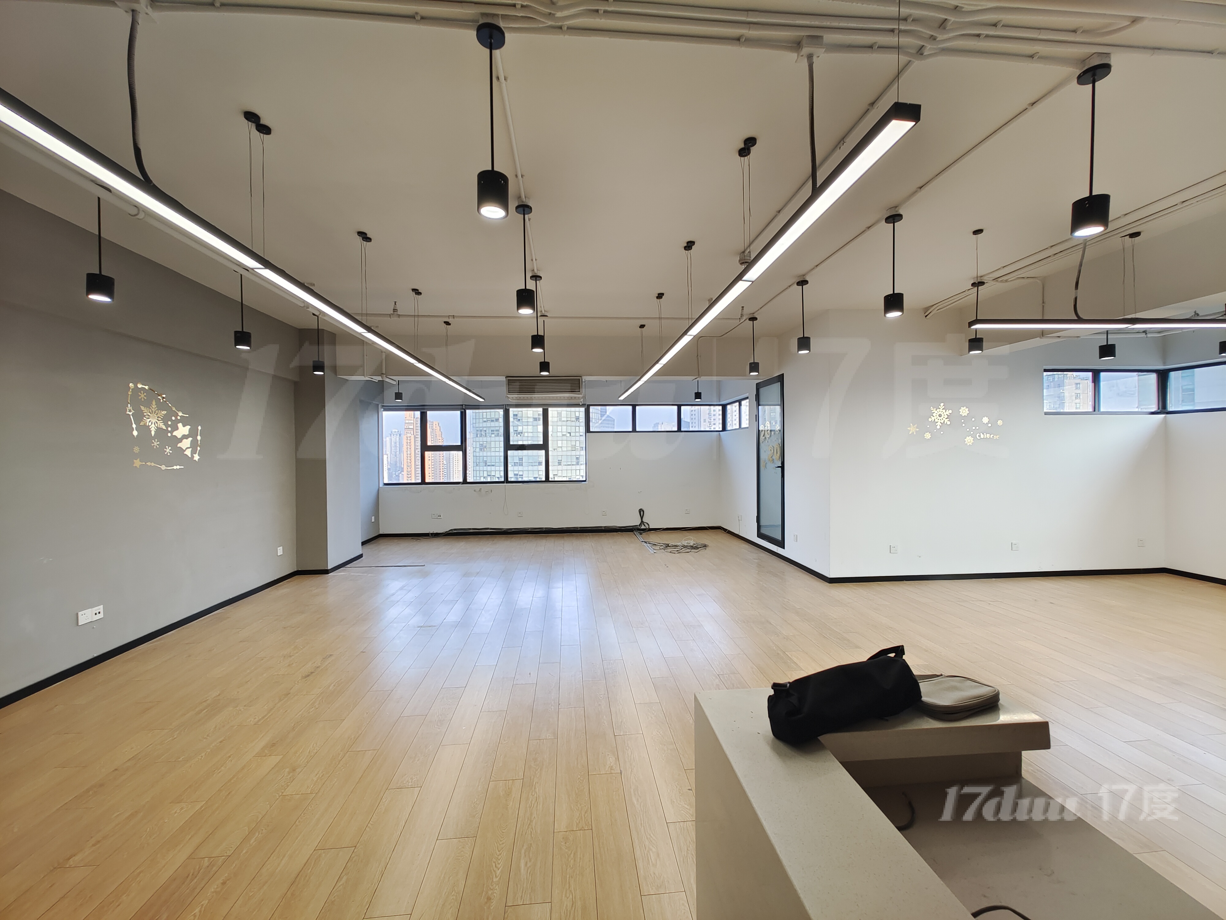 天山路娄山关路核心，申菱大厦200平精装修，独立空调