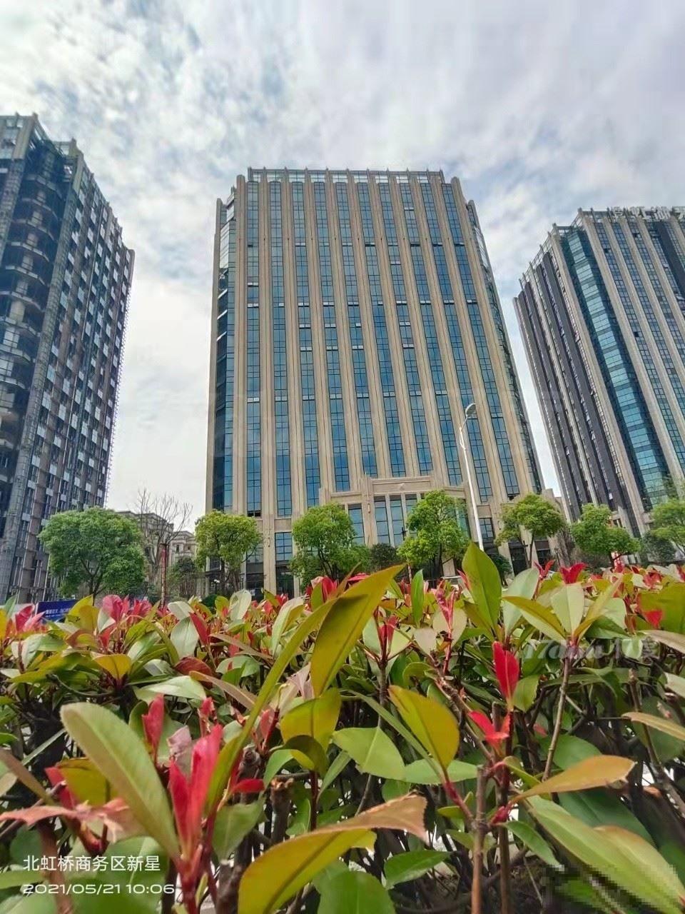 南翔银翔湖畔精装修标办出租，160平起，近11号线