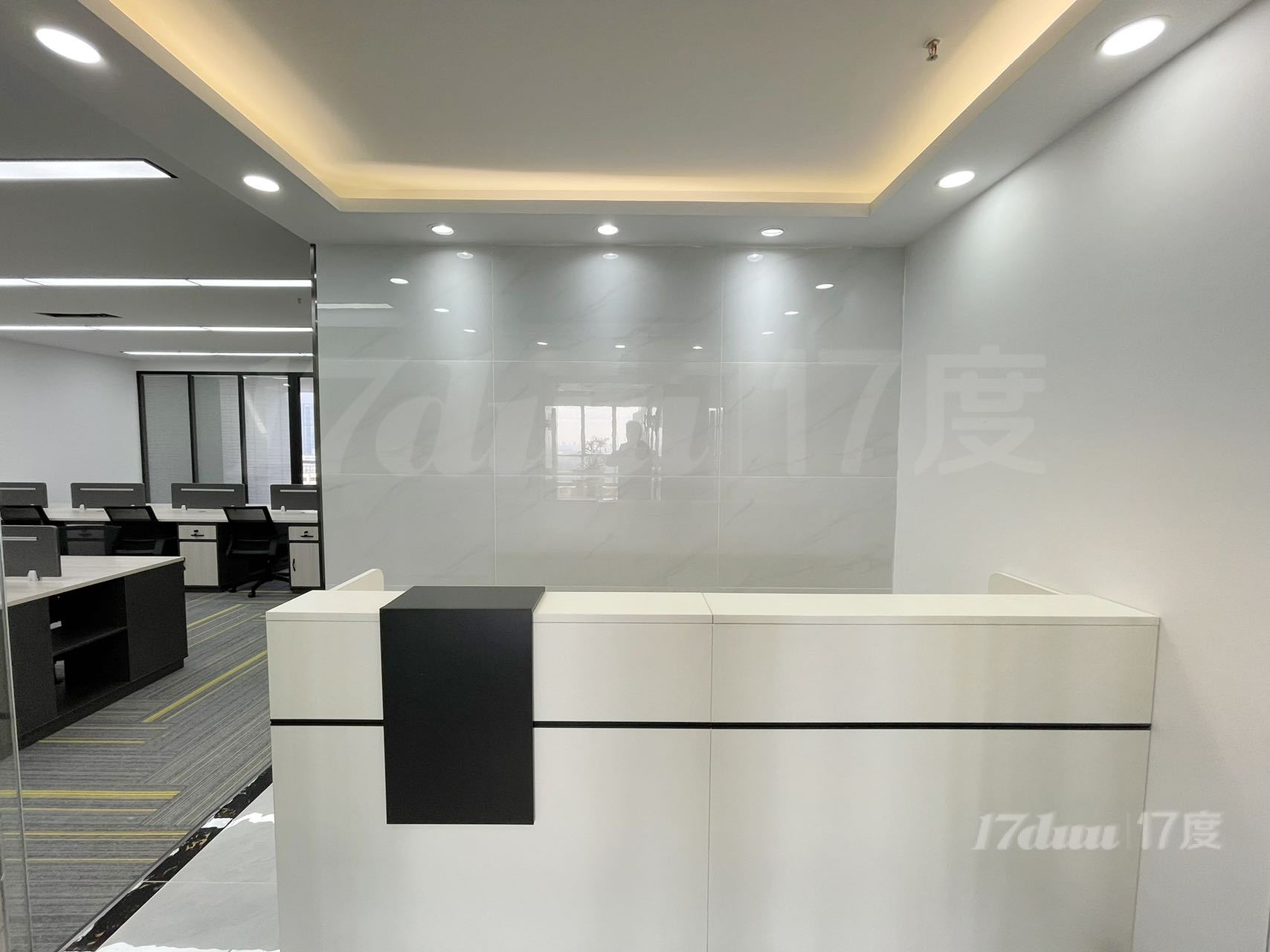 海珠区 中洲中心 全新装修 家具齐全 领包办公