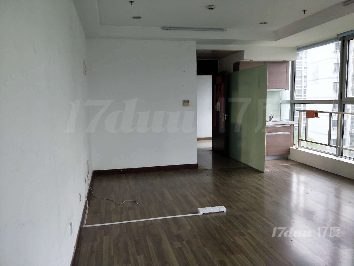 黄兴公园旁小面积出租！地铁近！拎包办公！低于市场价