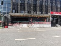 本场地时候体育培训体验类，竞技，轰趴，密室等