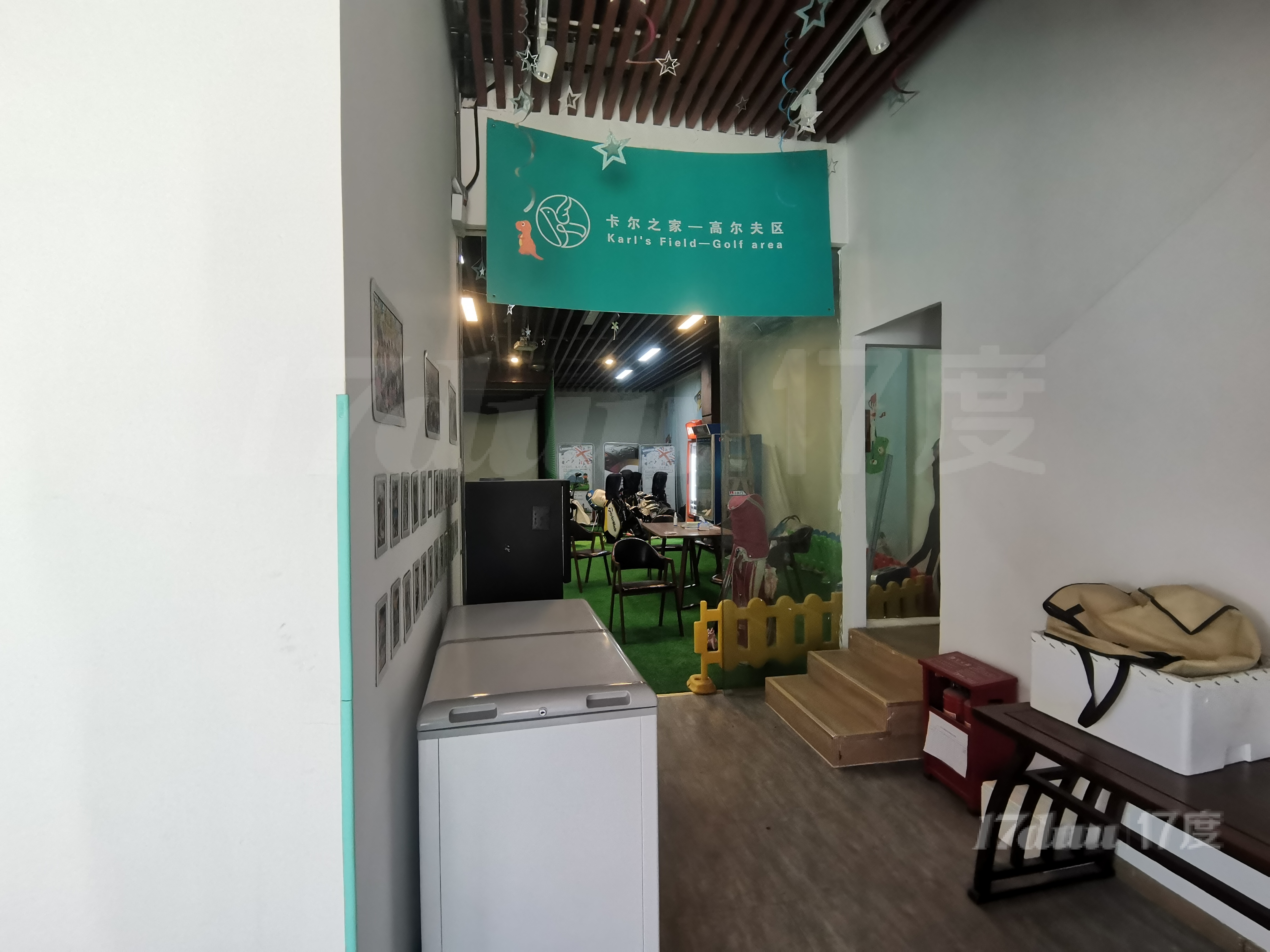 时候做游玩类行业，轰趴，密室逃脱，儿童乐园等