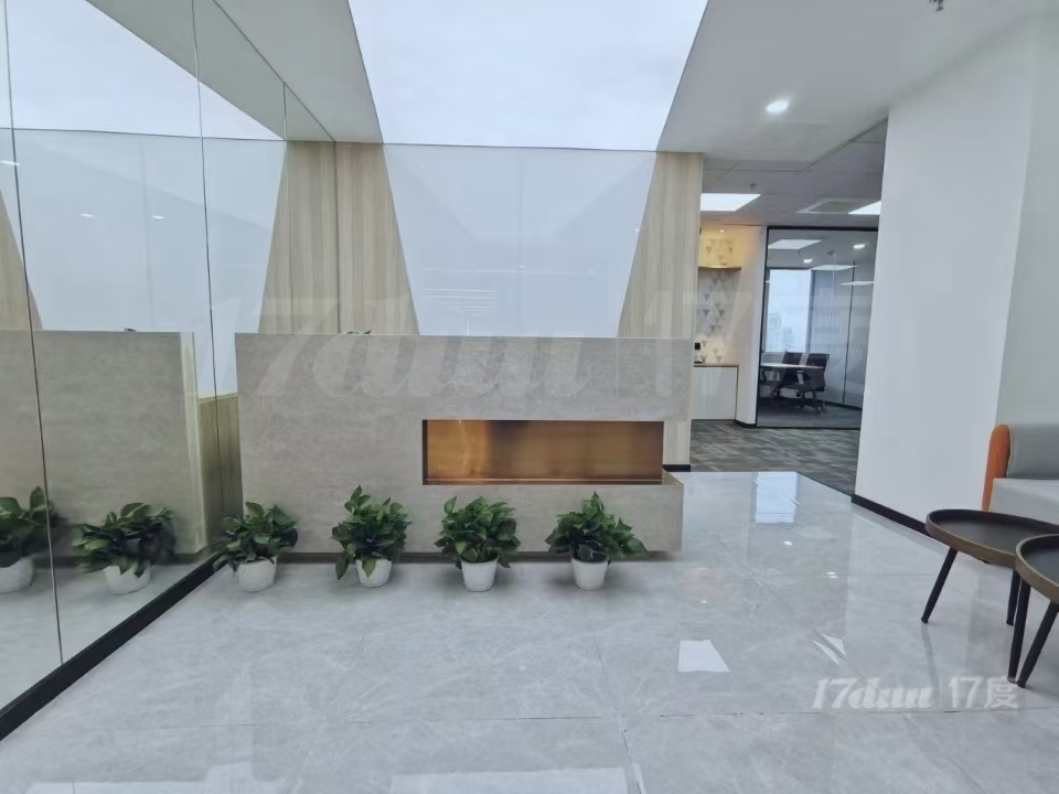 通茂大厦，200平精装修带家具，房型正气。