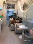 百德街边旺铺，学校边车流人流大