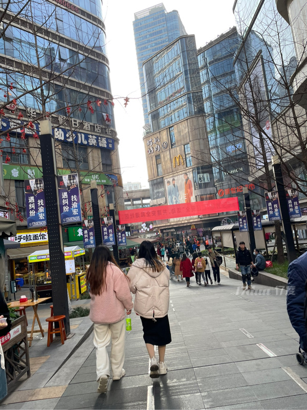 大型住宅小区，成熟商业配套