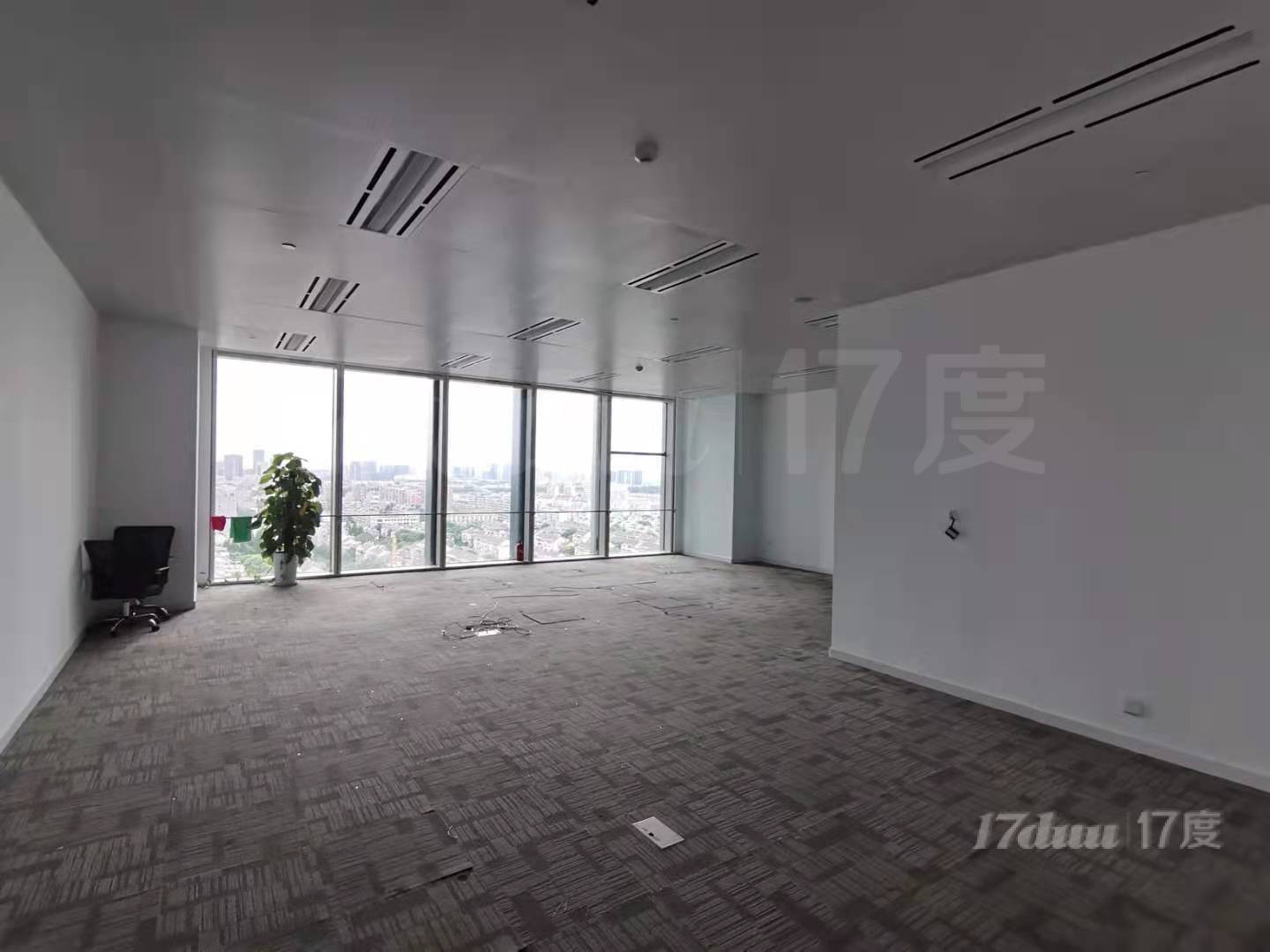 莲花路地铁口（城开中心）精装300平 双面采光 行业不限