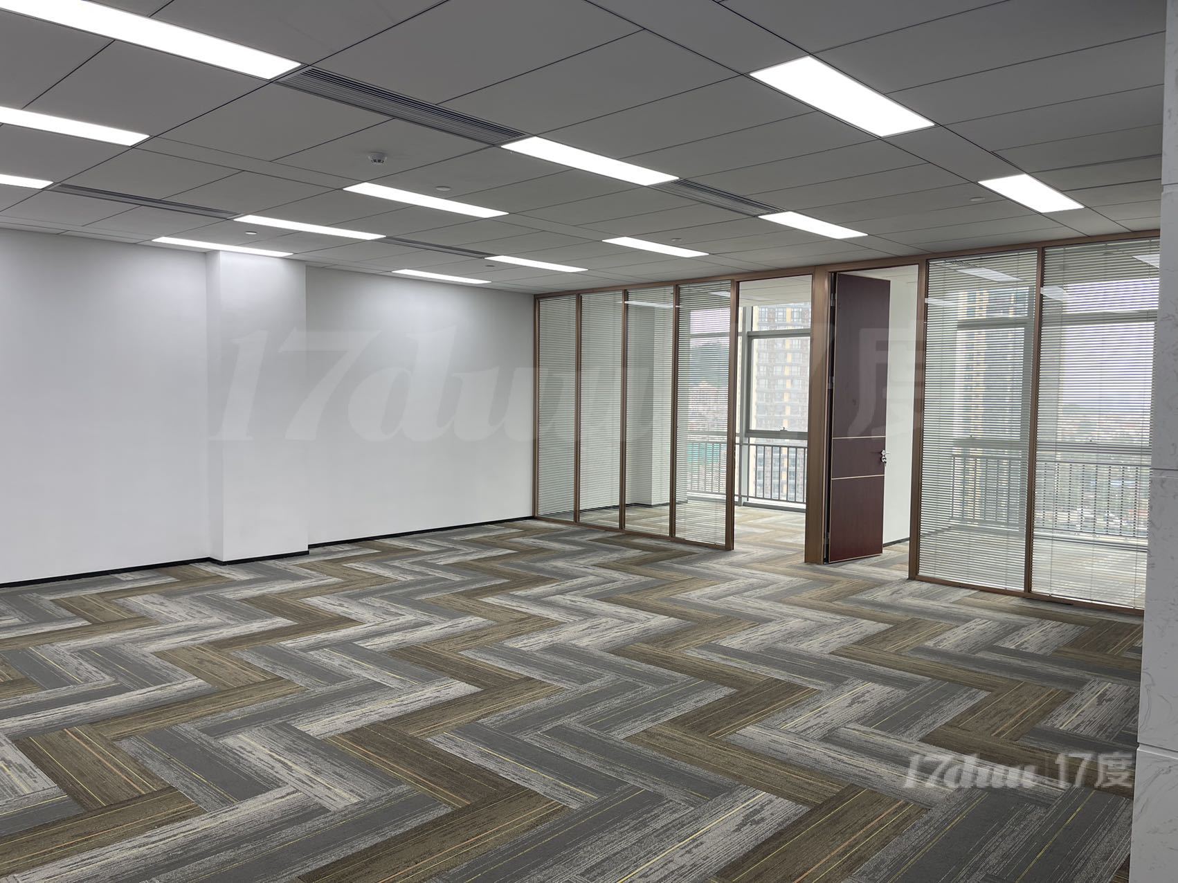 番禺、万博华新汇~24小时空调~可配家具~4个间隔