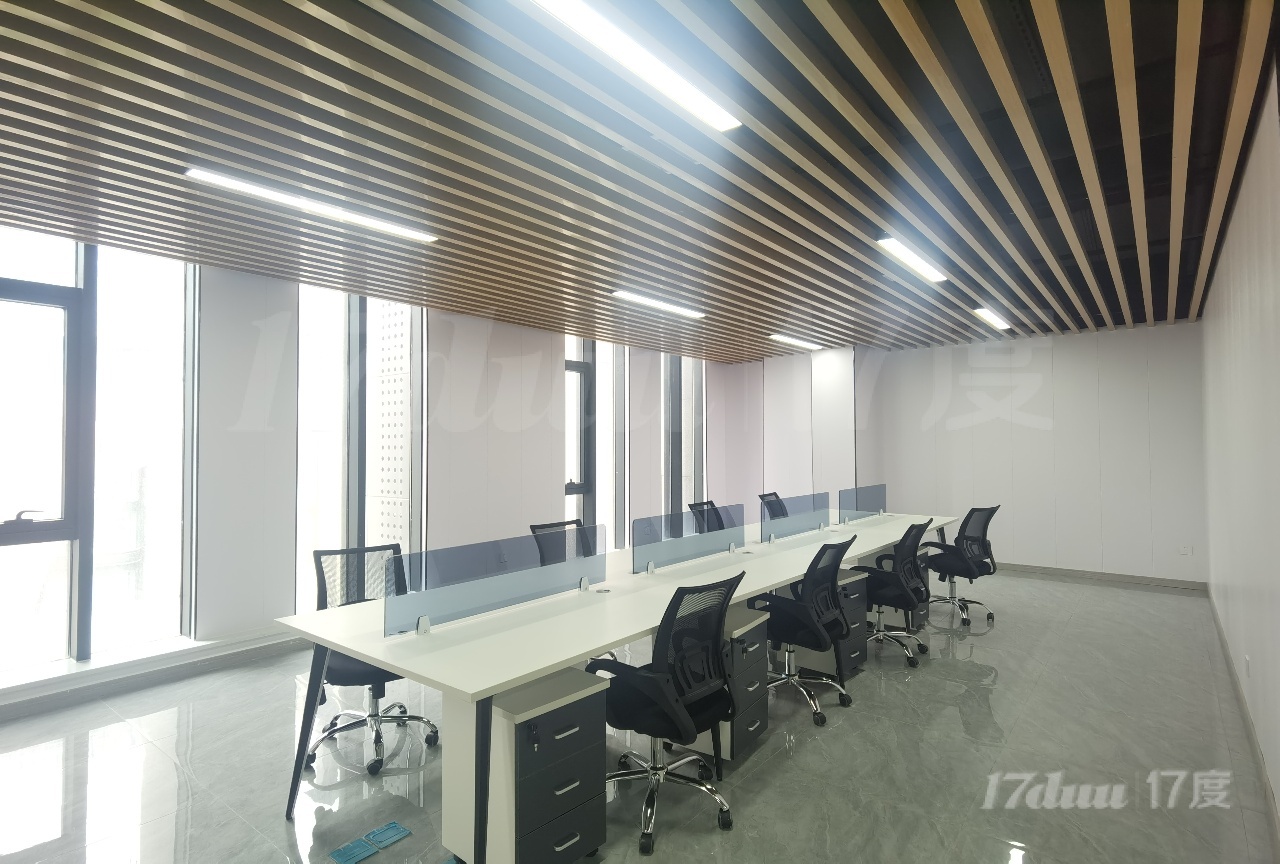 地铁口精装现房  全套家具  周边配套完善 未来网络小镇