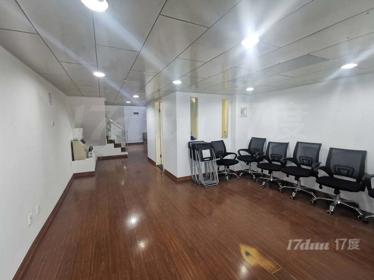 11号线上海体育馆，复式精装修带家具！徐汇办公室