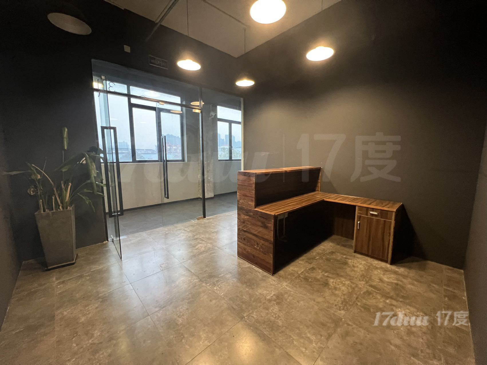 石龙路附近，创意园精装办公！徐汇上海南站