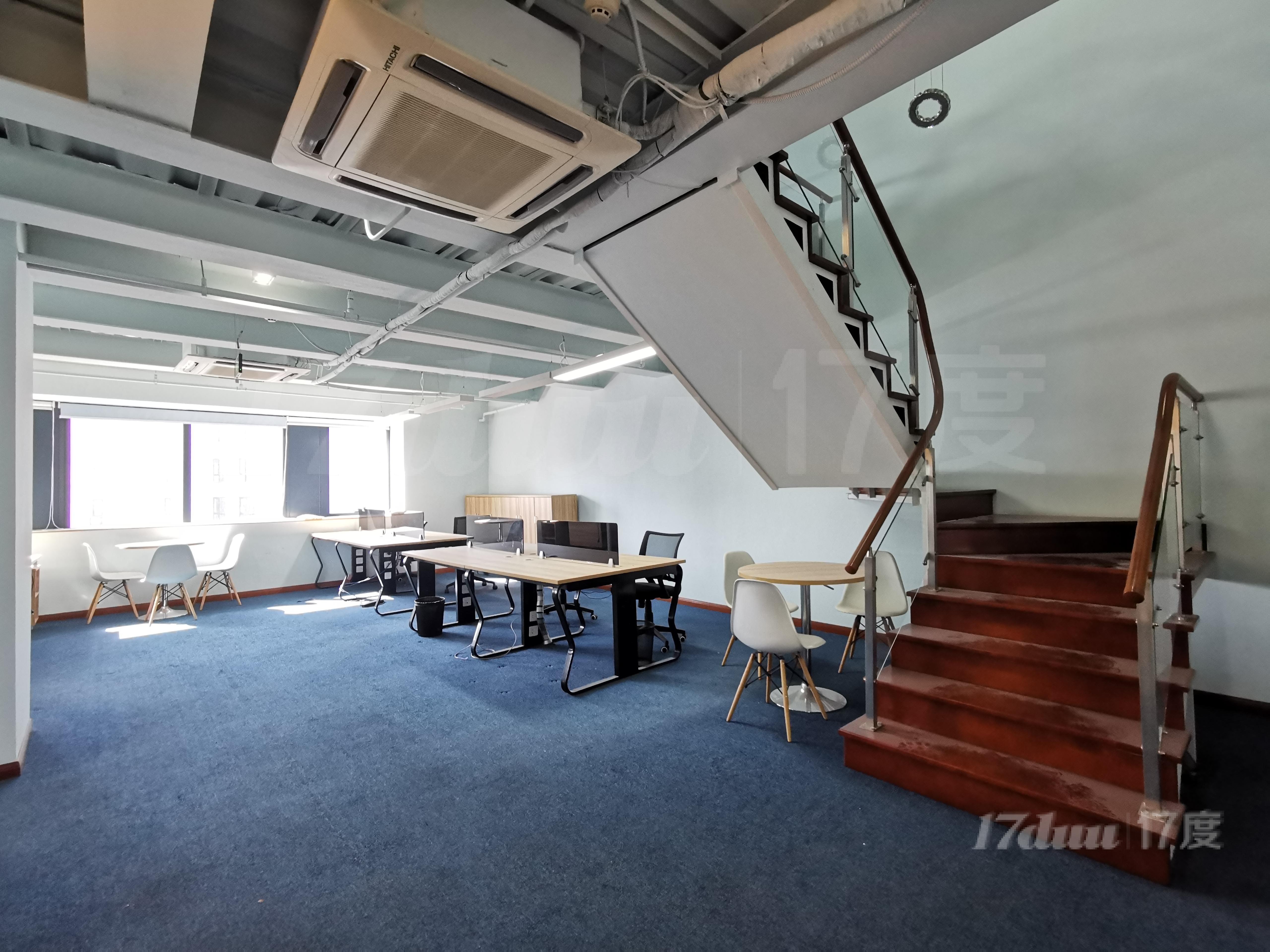 岚皋路精装复式独立空调带水 品尊18英尺纯写字楼出租特价