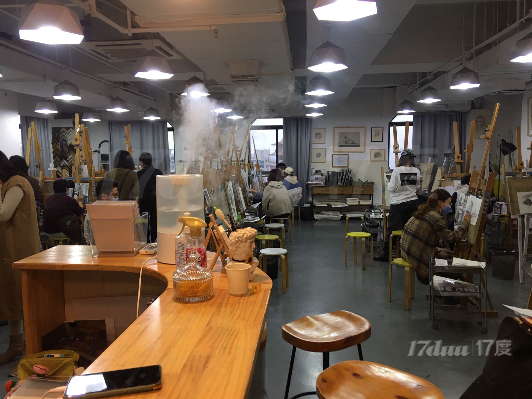 圣爱大厦200平，徐家汇附近，户型方正独立空调！