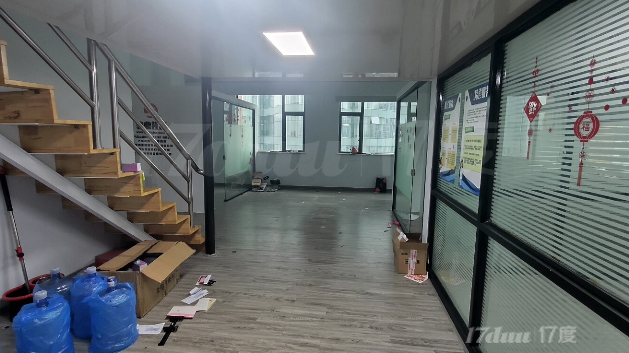 复式精装修，三轨交汇，近火车站，静安寺三站路