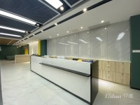 共享办公，卡位办公室可任选，拎包即可入驻，可注册公司