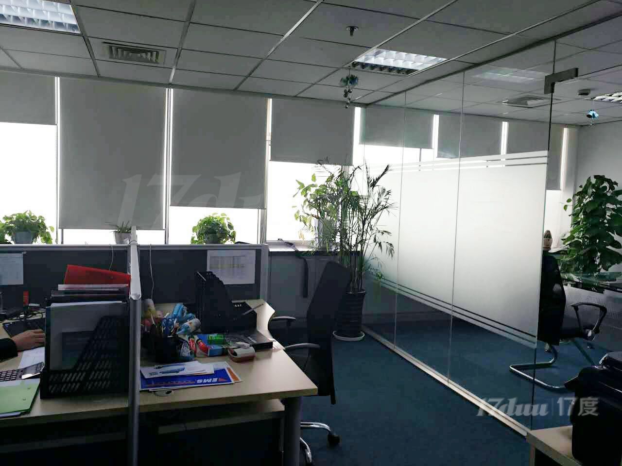 4/10号线海伦路，精装100平送家具，拎包入住有钥匙