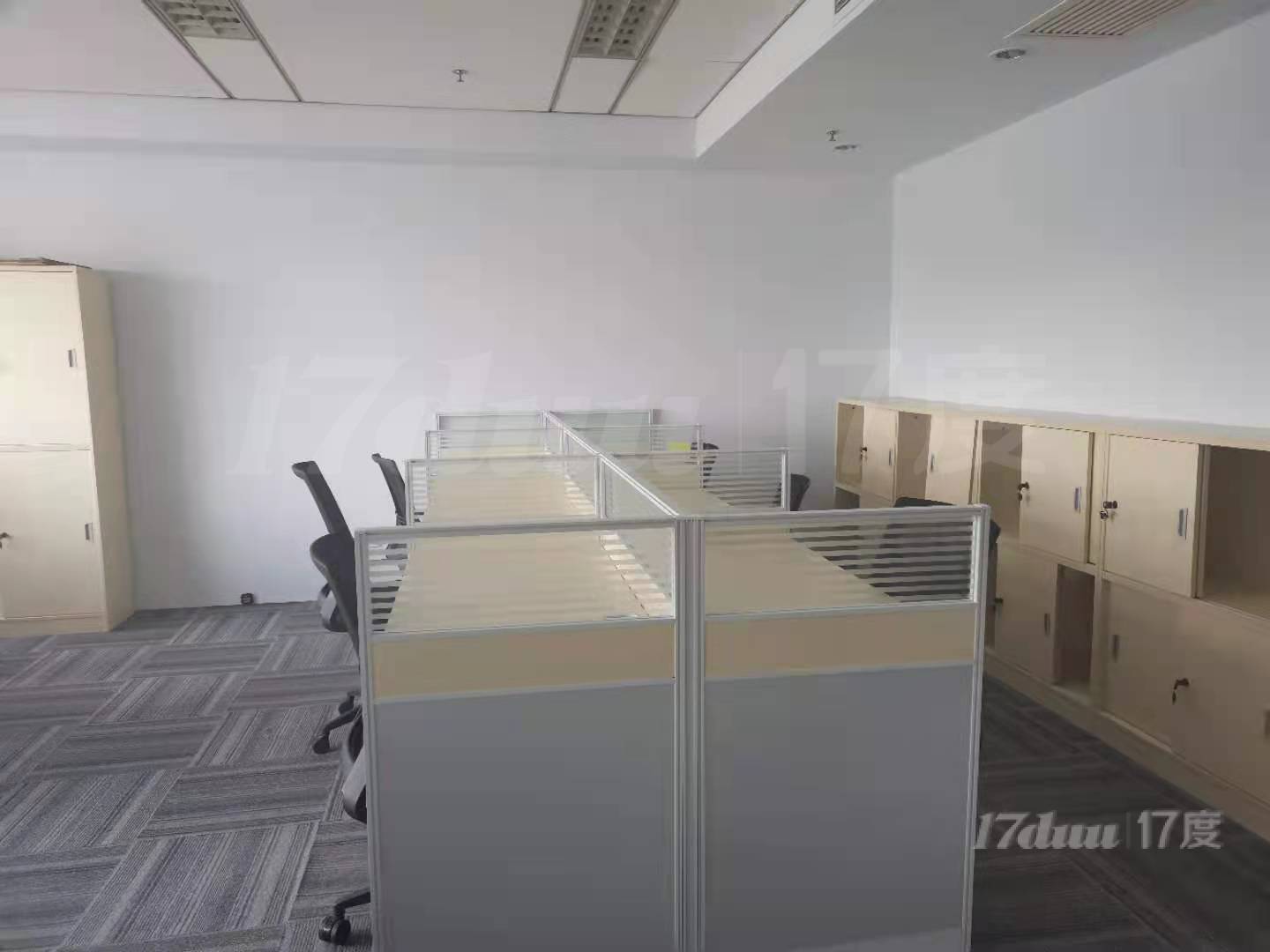 双规交汇！外滩精装修办公室！高区朝南采光好！近新上海城市广场