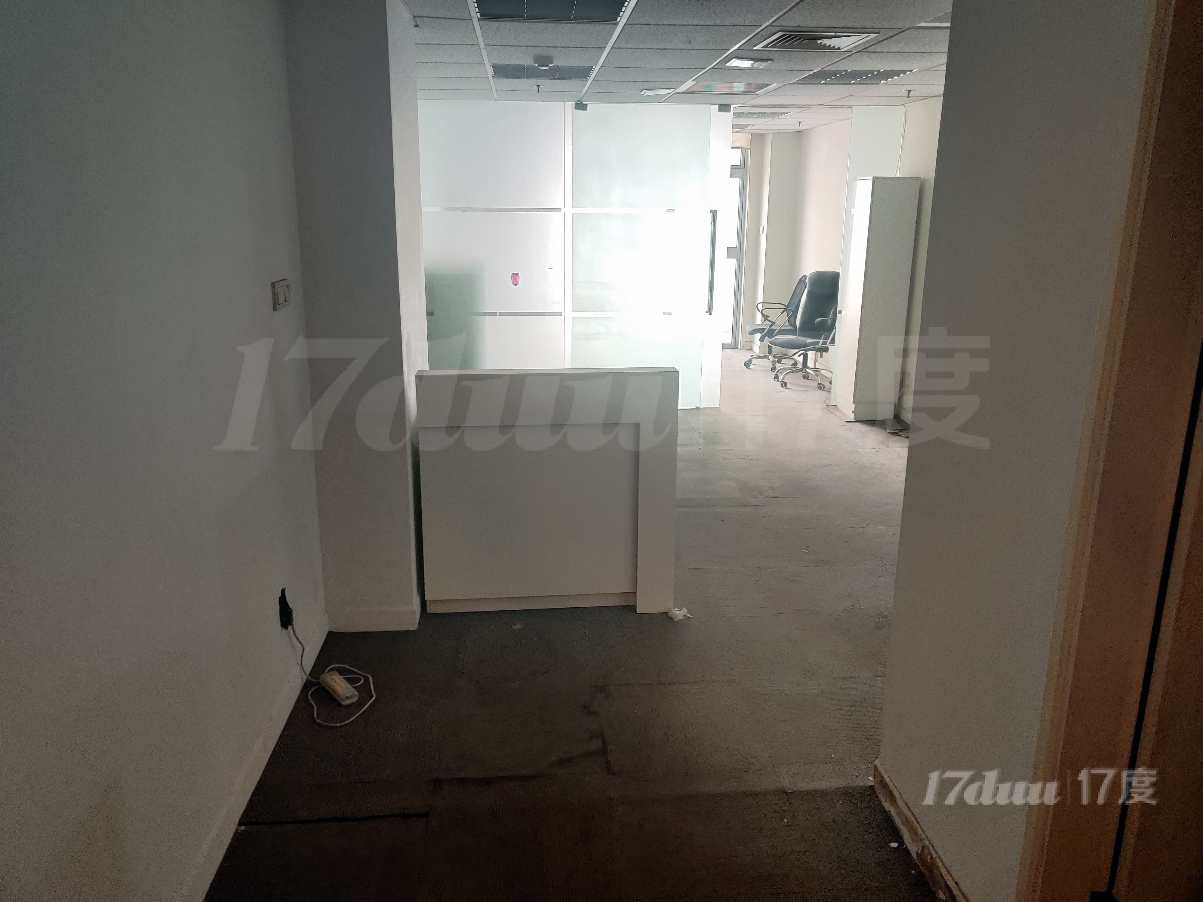 豫园地铁口！福佑门商厦！近新上海城市广?。?0平