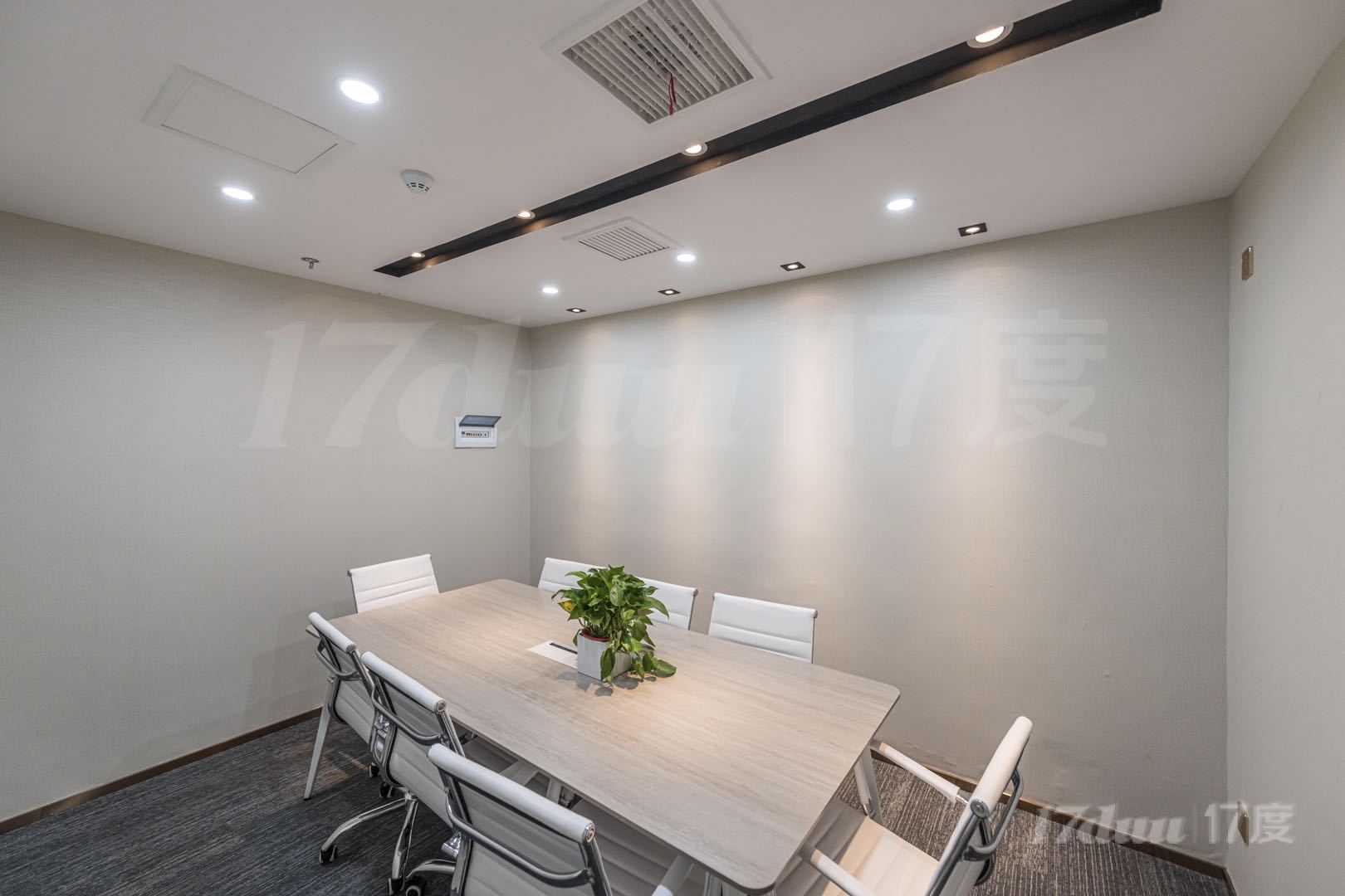 除了贵点，其他您想要的，这里都具备，零距离地铁