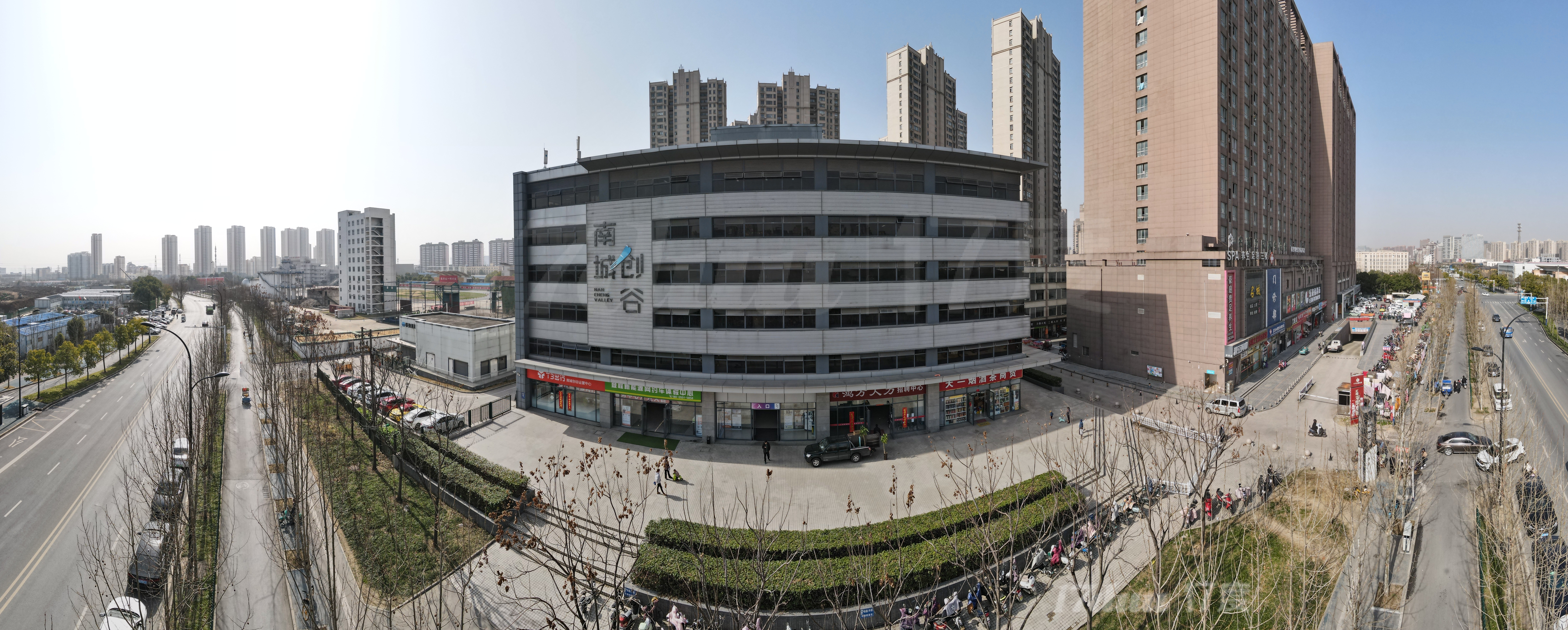 南城创谷产业园临街商铺 可做图文广告摄影辐射周边三百多家企业