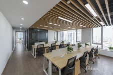 10号线五角场地铁口，蓝天大厦230平精装带家具，拎包办公