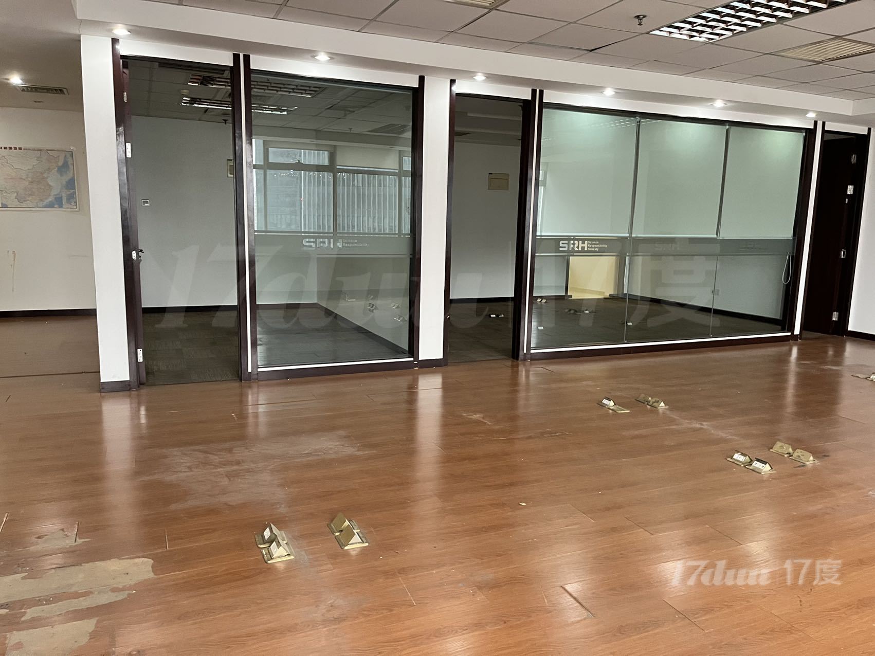 疫情送免租！隔断多，大窗，近汉中路1、12、13号线，品质好