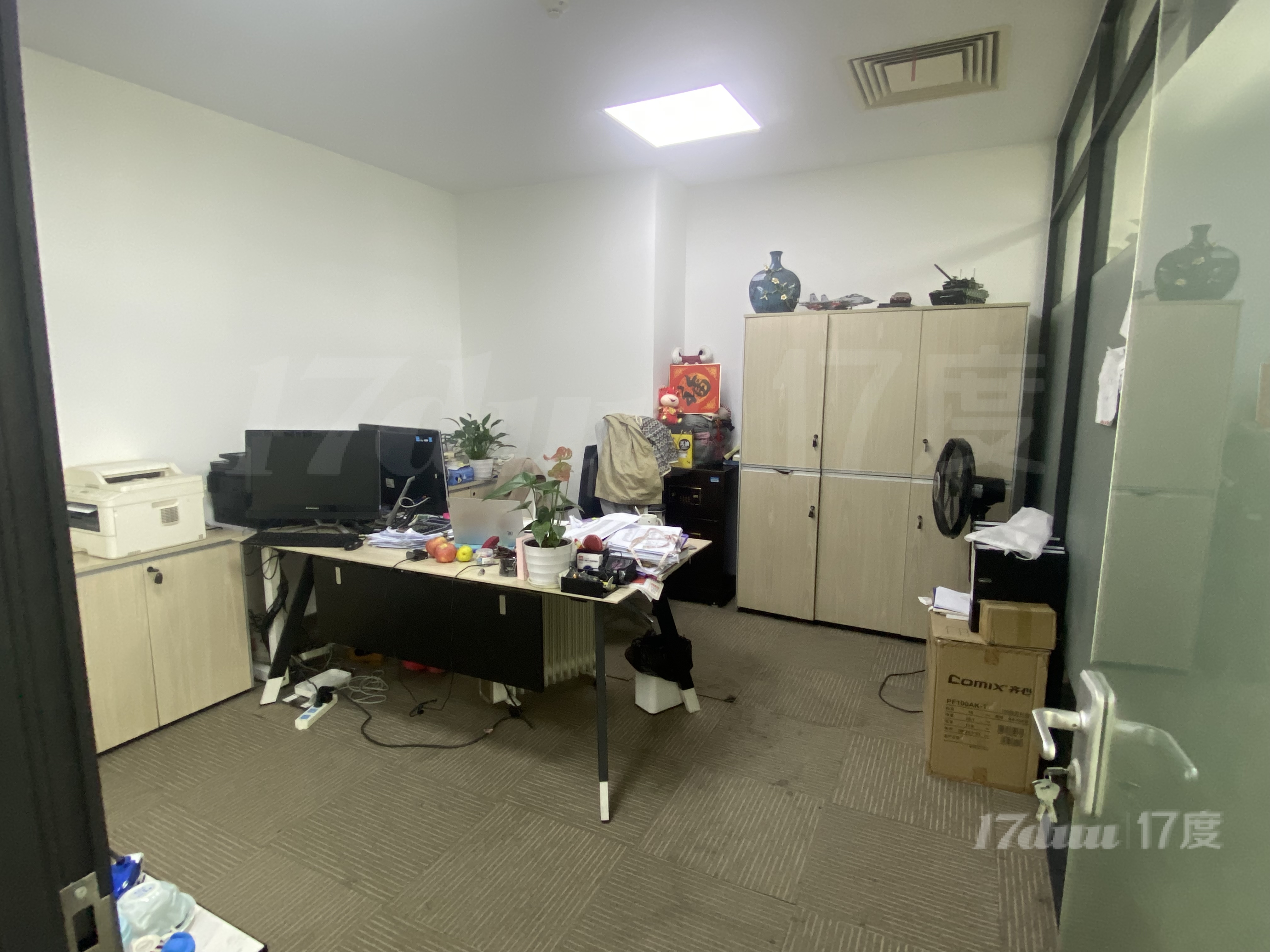 西湖区地铁口精装修100一1000方低价出租