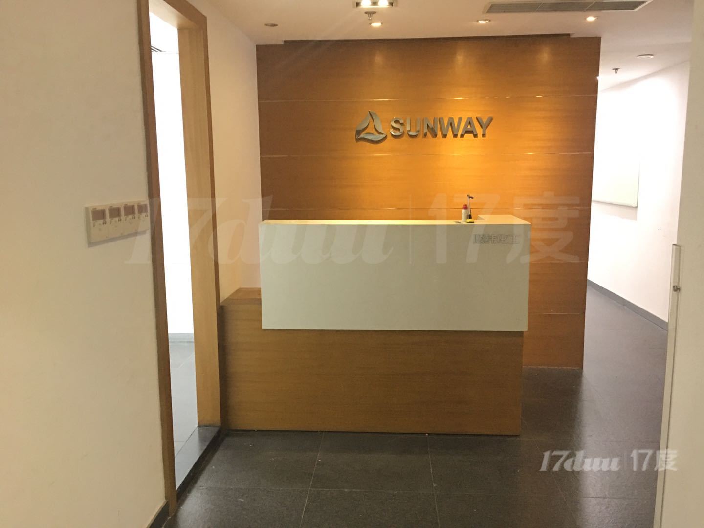 15号线长风公园/精装修全新家具/户型方正/采光良好