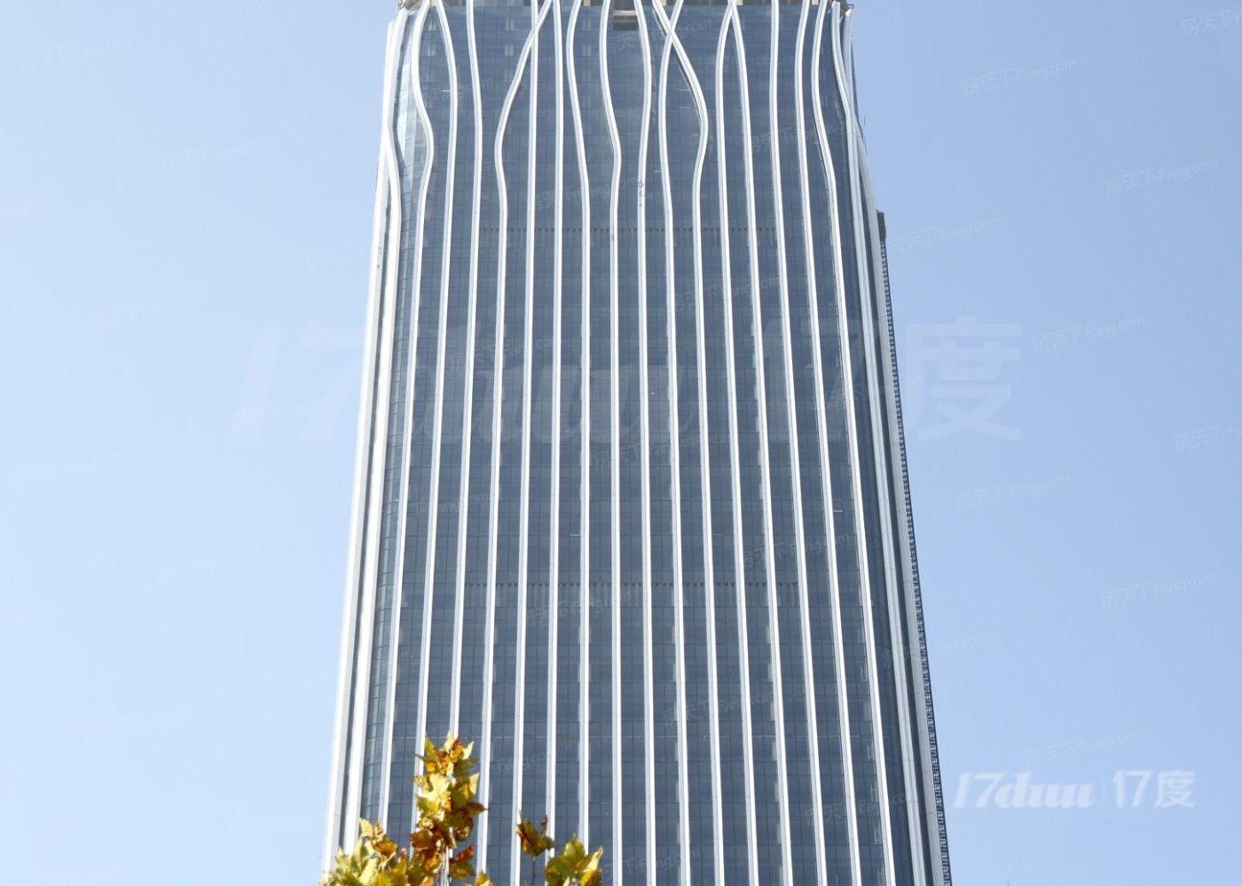 东方体育中心站地铁站，前滩中心300平精装修带家具，随时看房
