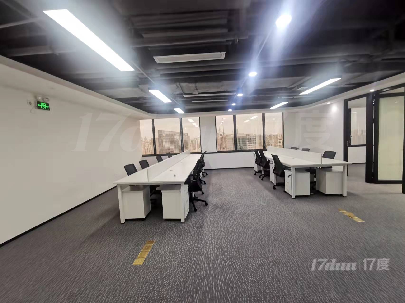 近洲际中心！全配家具，精装3隔断，汉中路CBD，看房有密码！