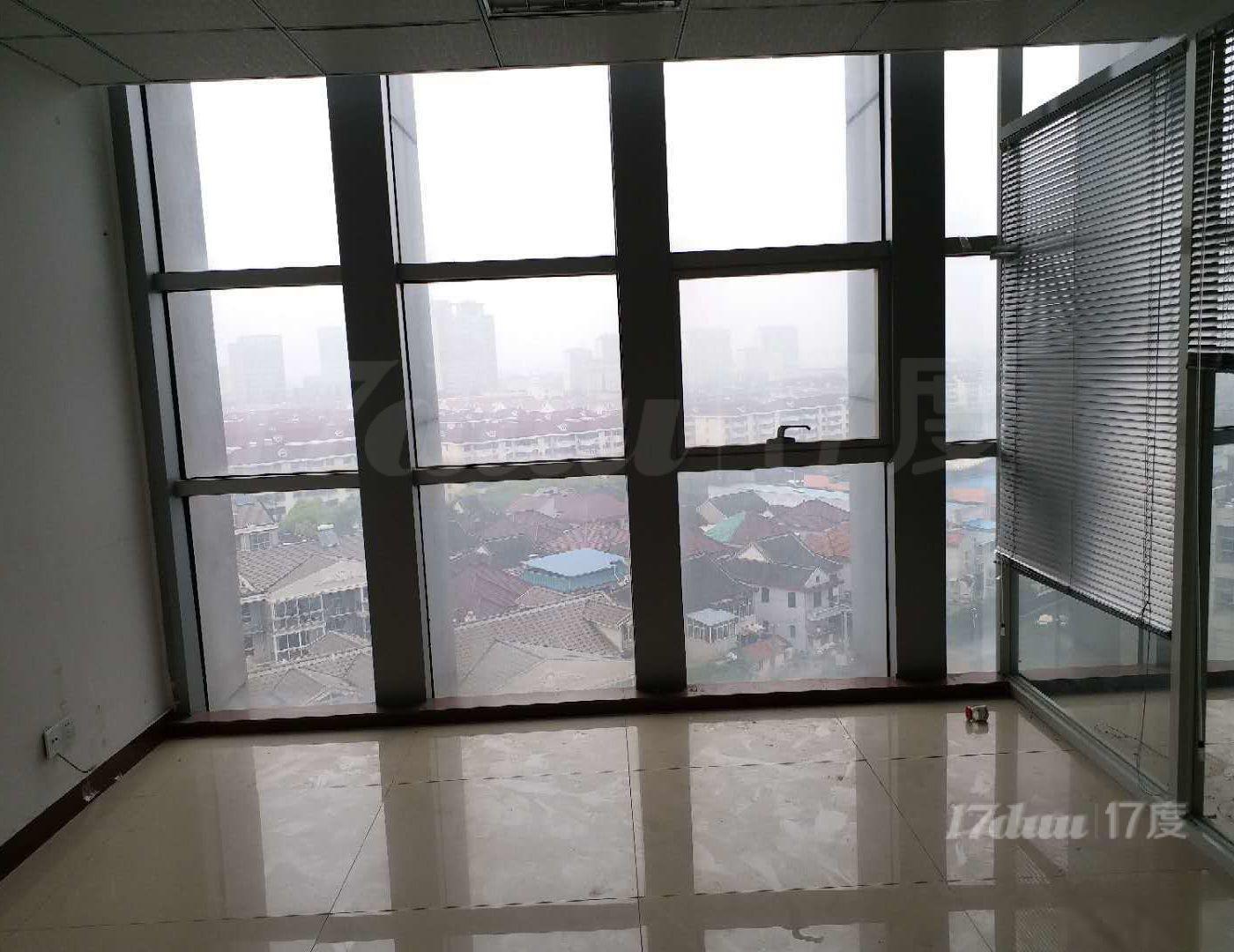 嘉定安亭地铁口 世昶广场高区极少出售的小面积