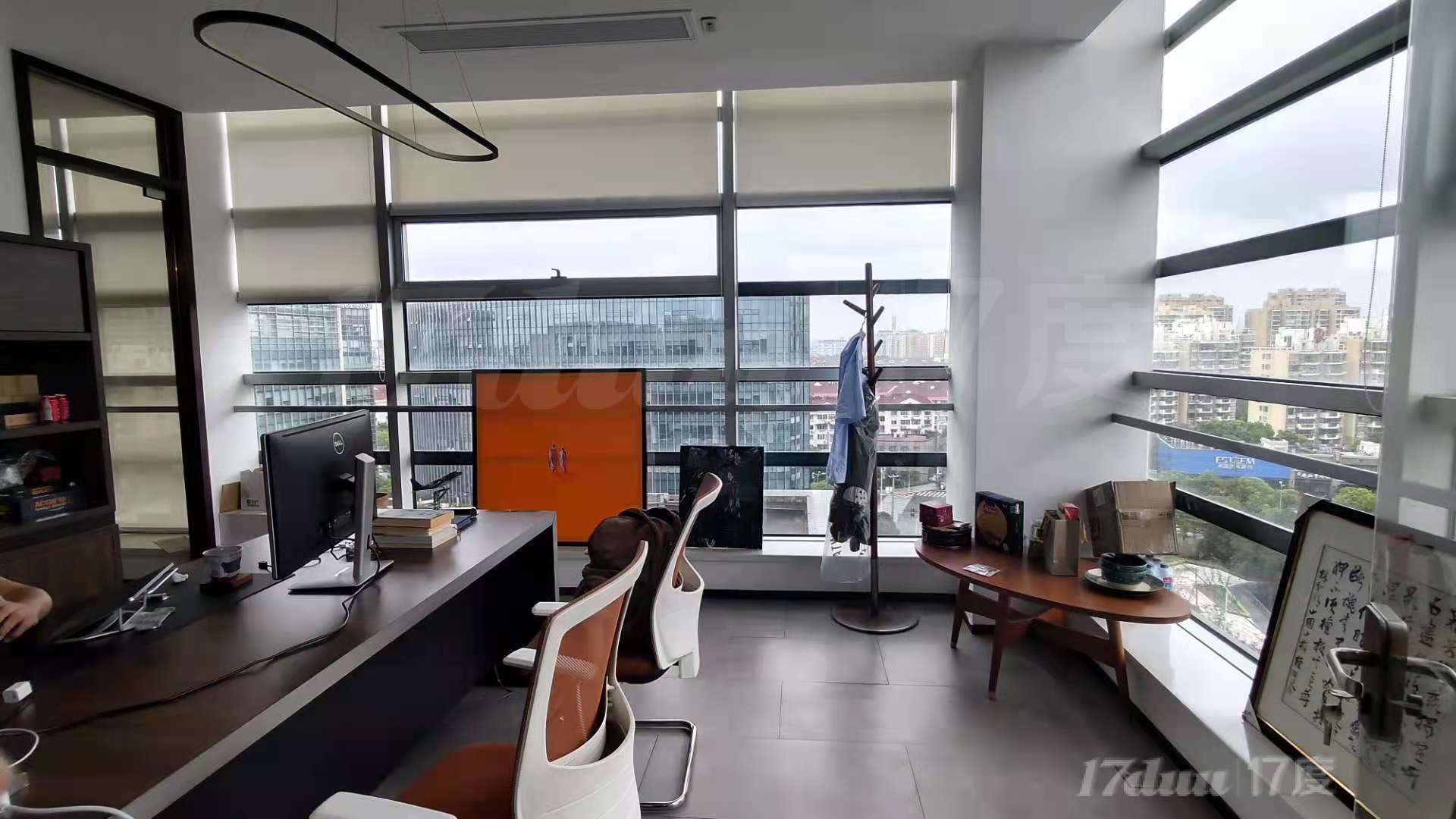 2个月免租期/精装修带家具/双面采光/拎包办公