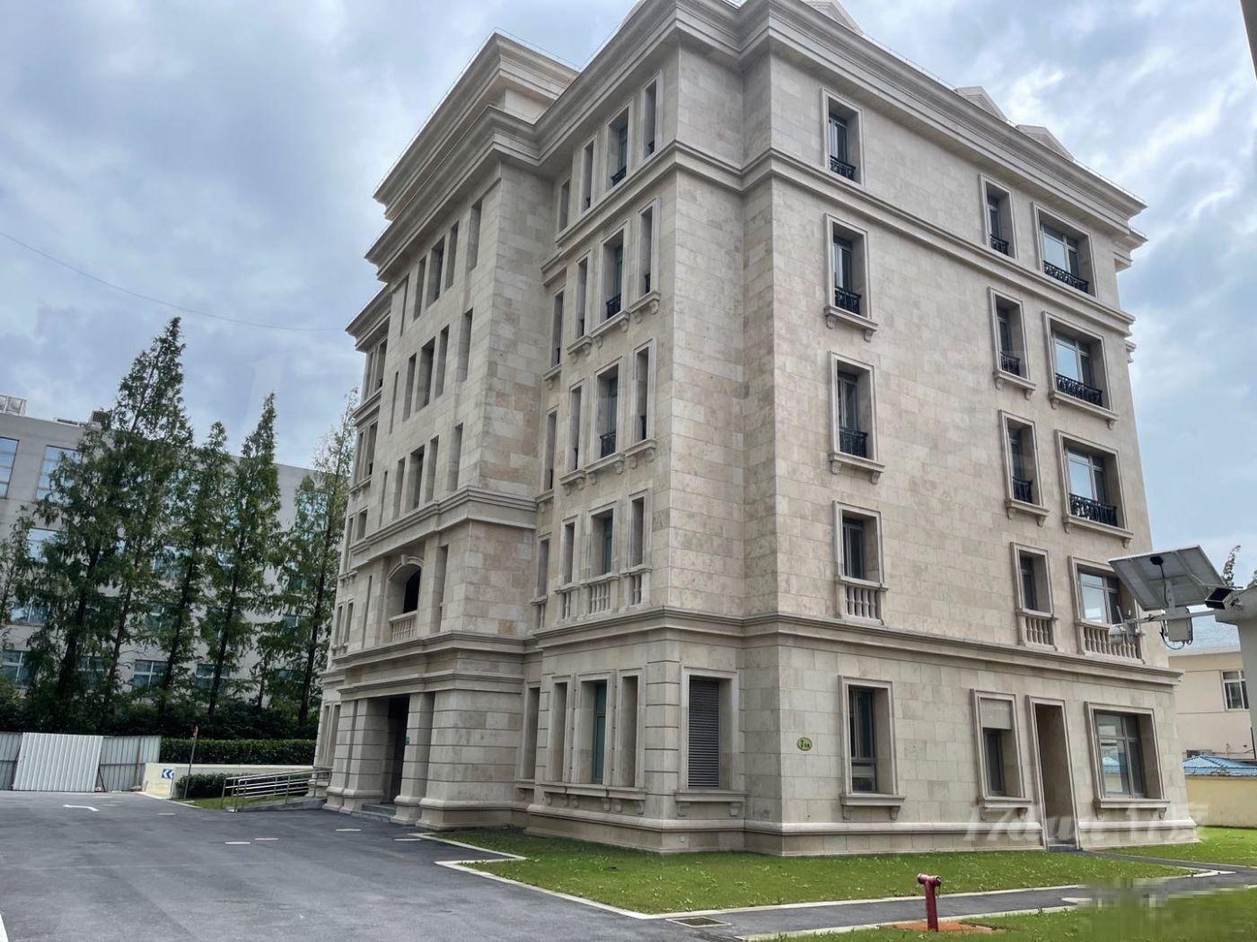 开隆中心，鸿海大厦，新出整层独栋物业，地铁方便，独立空调
