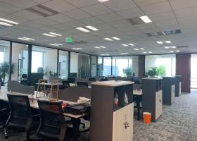 中信广场，高区精装修带家具，房型方正，可看江景，近盛邦国际