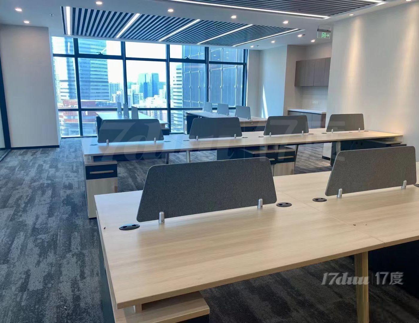 岚皋路站地铁站，新城市中心广场200平精装修带家具，随时看房