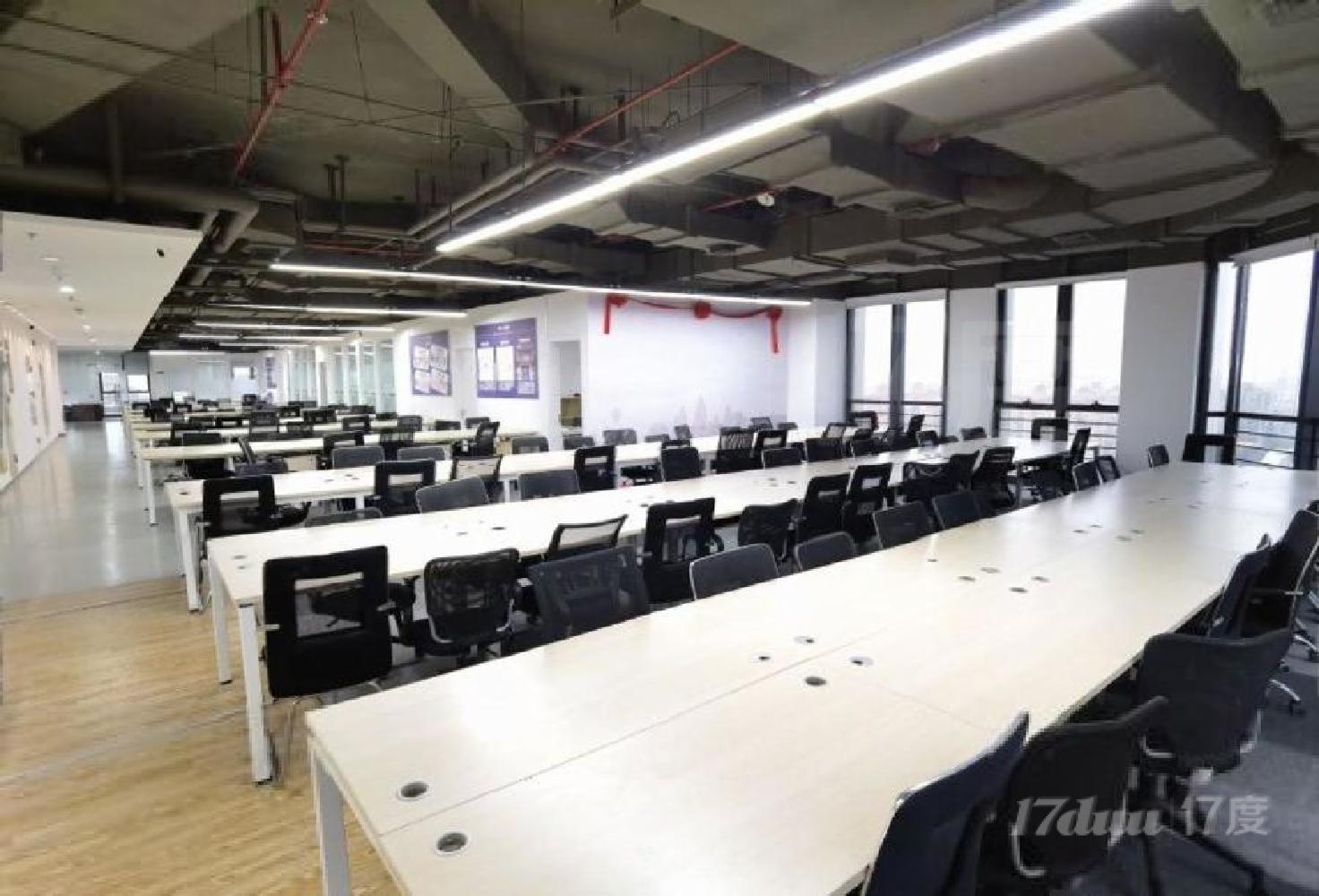华滋奔腾大厦整层 全套家具 近湾谷科技园 芳草寓新业坊