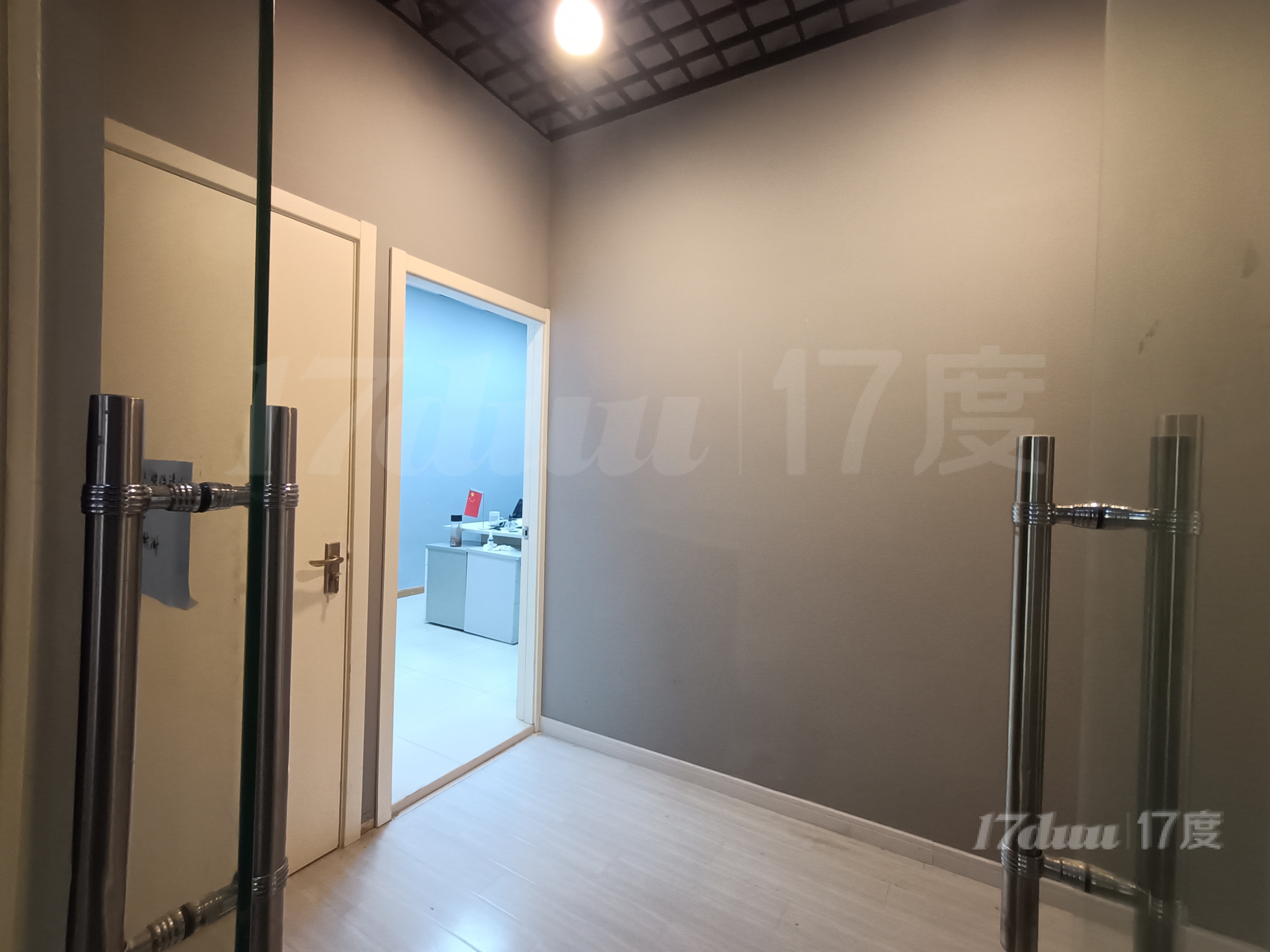 分体空调创意园出租，4隔断层高3.8米，大小面积可选中华19