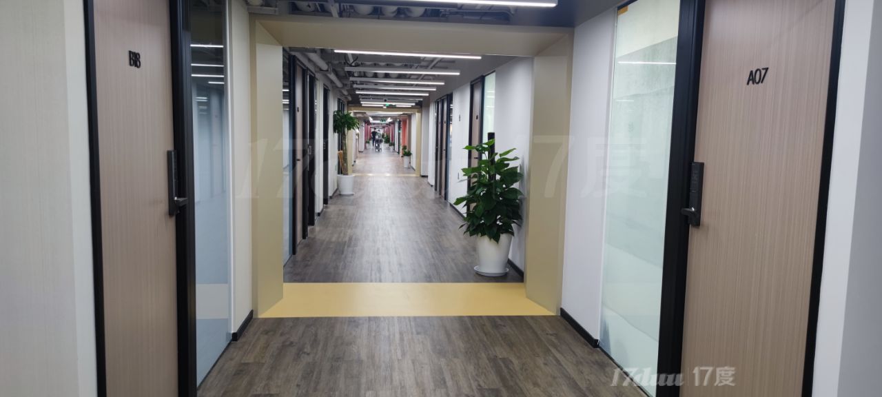 1号线莲花路；啦啦荟城；4人工位拎包入驻