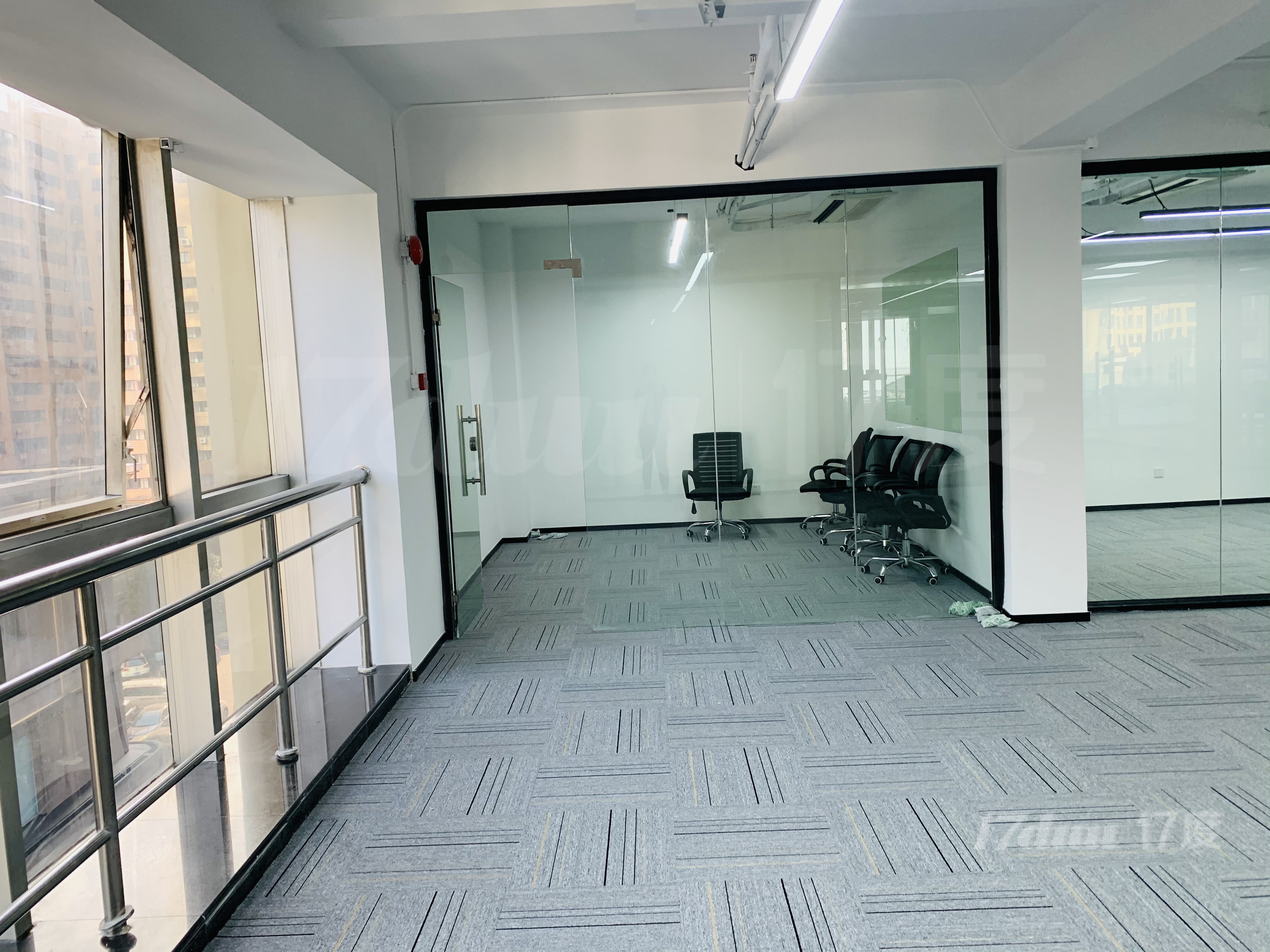 德必运动loft创意园各种面积独立空调精装修带家具配件齐全