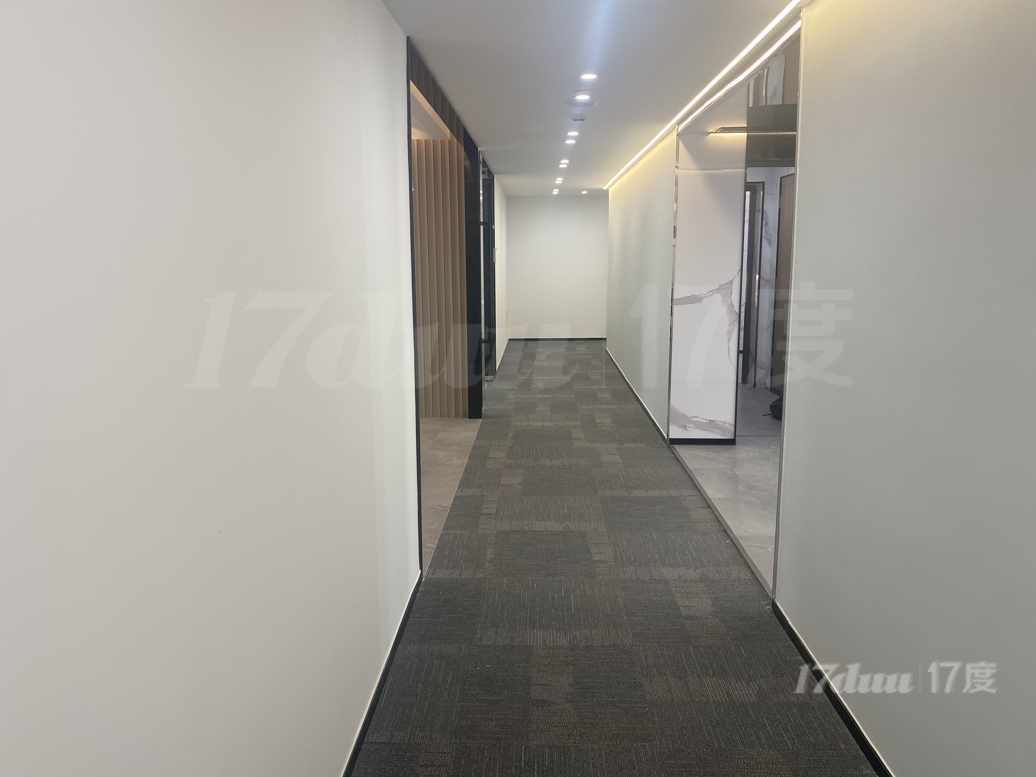南京西路写字楼出租联办工位仲益大厦博华广场中信泰富恒隆广场