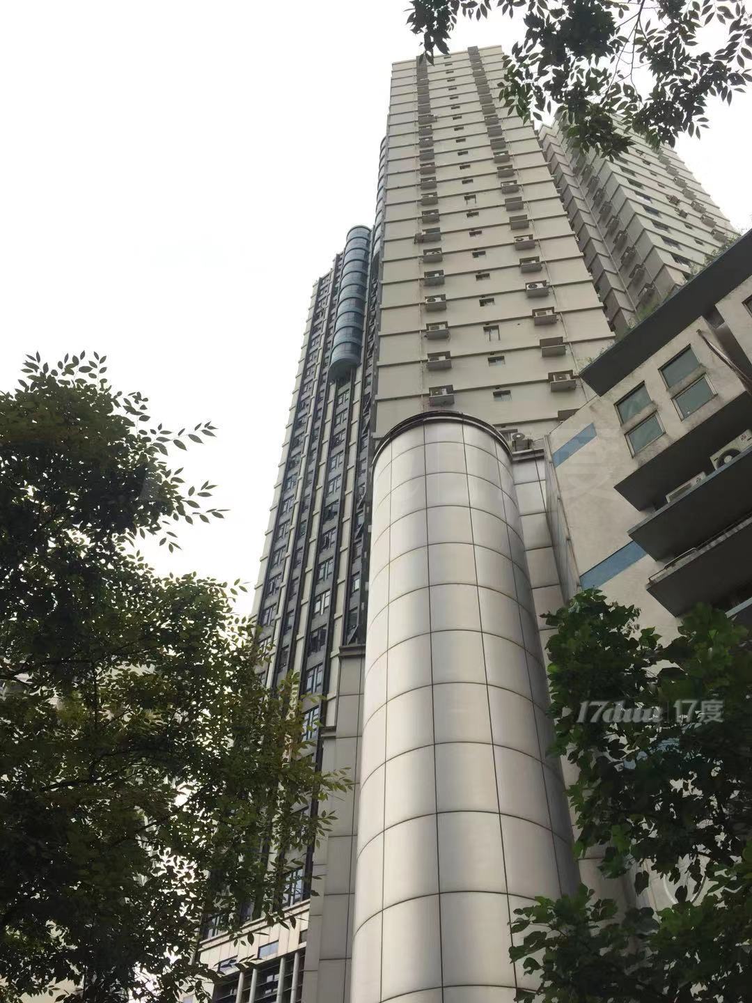 精装修上下水可住册，独栋商住楼，高区朝南，随时入住，不限行业