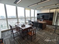 精装带家具 260平办公室出租 地铁0距离 窗外河景！
