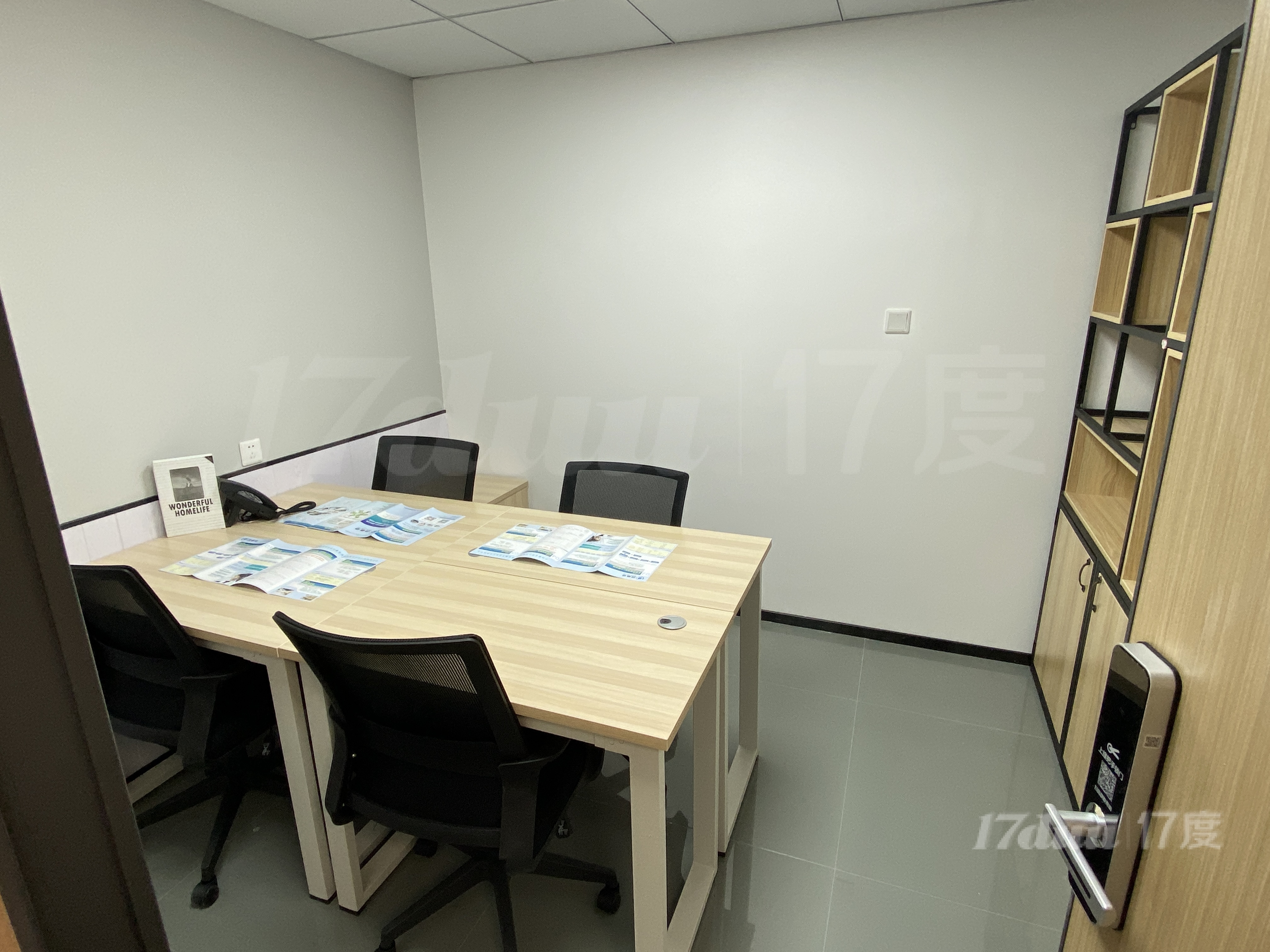 很难找到人均400元全包全配，办公室楼下还有双地铁，点进来看