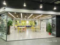 多媒体会议室出租可容纳40人，提供茶水，设备齐全，正地铁口