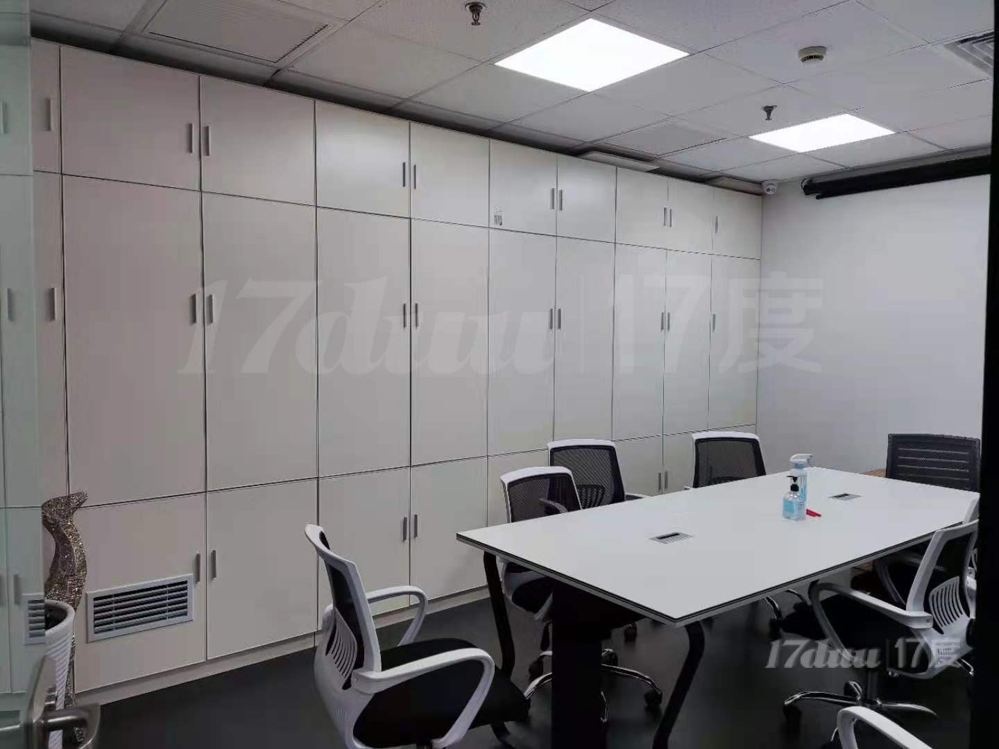 南京西路地铁口国企房源，精装带家具性价比高，长春藤仲益招商局