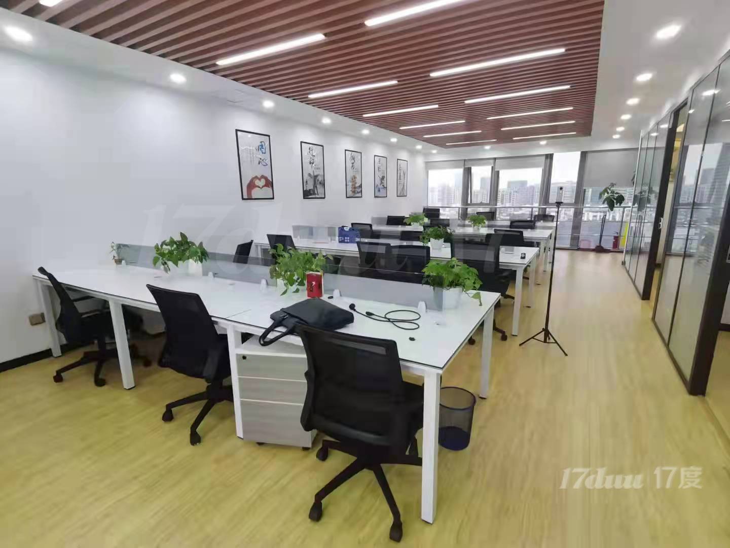 房东直租，客户免佣金，五角场200平精装带家具出租，拎包办公