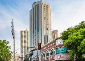 人民广场大世界 独立空调 可接受办公营业 可看黄浦江拎包入住