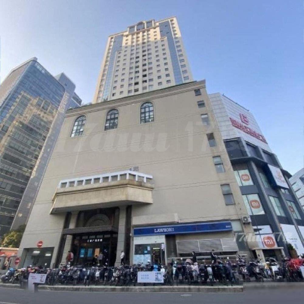 房东急售通燃气，精装拎包入住，高区朝南，近申峰大厦，英雄大厦