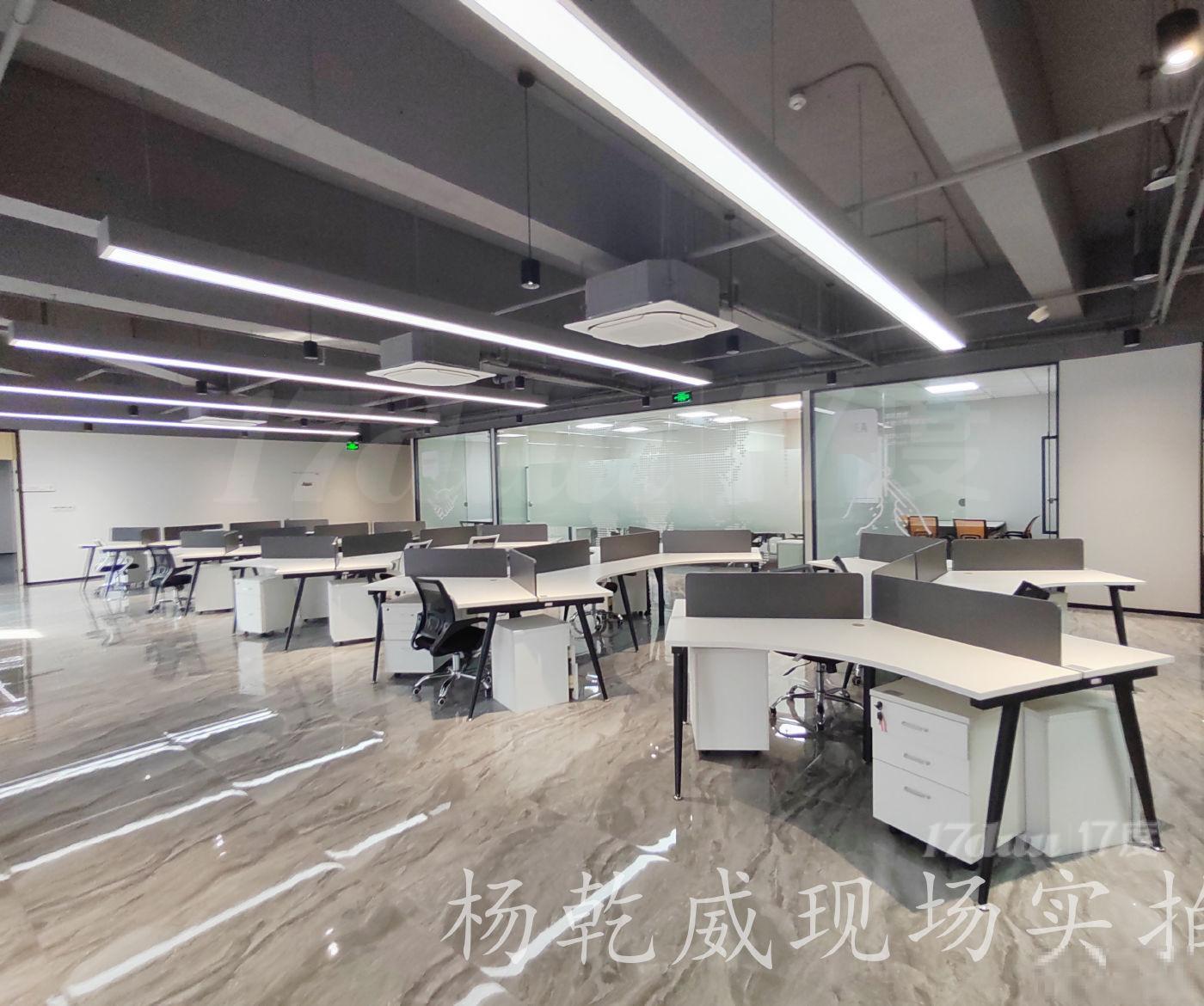 双轨交汇地铁上盖，小整层免租6个月，空调全天，近浦江国际万硕